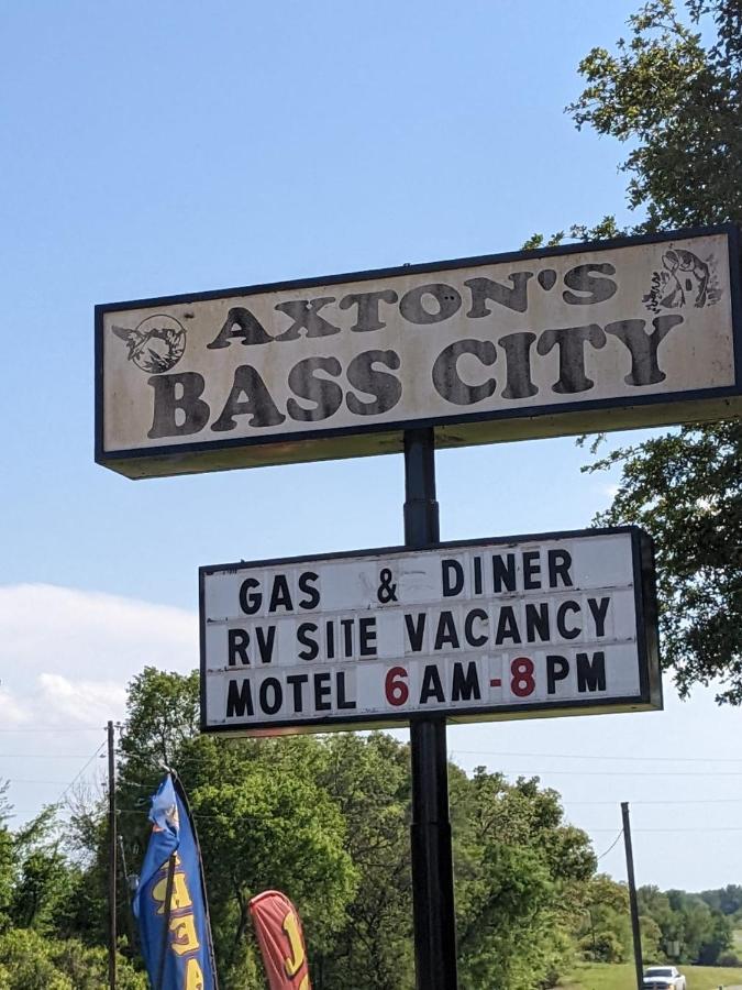 Axtons Bass City Lake Front Resort Emory Екстериор снимка